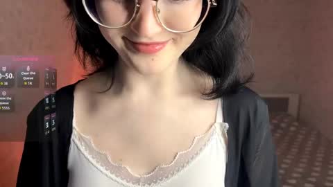 Snapshot of dodiebabikian chatting on 05-01-26, 09:19 Annie PVT IS OPEN online show from 05-01-26, 09:19