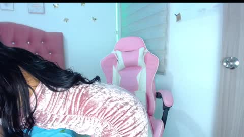 Snapshot of doe_sofi chatting on 01-16-25, 05:00 sofi online show from 01-16-25, 05:00