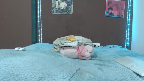 Snapshot of doeschi_fox chatting on 06-01-26, 02:46 doeschi_fox online show from 06-01-26, 02:46