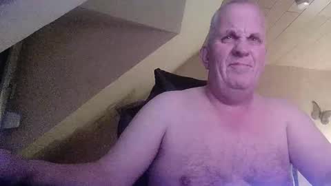 doggy2629 online show from 12-18-25, 04:57