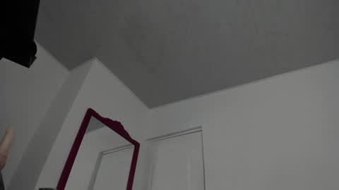 Ludika Santiago online show from 12-04-24, 05:00