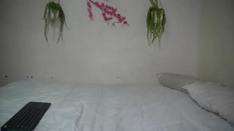 Snapshot of doll4you_ chatting on 11-26-25, 09:27 Alice y Ros online show from 11-26-25, 09:27