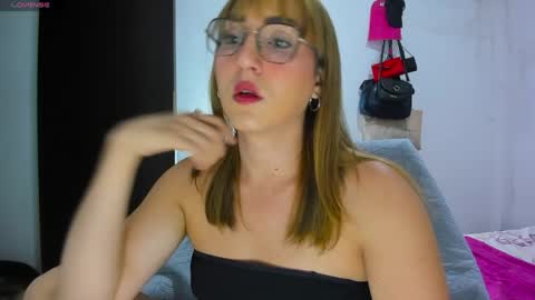 Snapshot of doll_andrea_ chatting on 06-08-26, 01:28 ANDREA online show from 06-08-26, 01:28