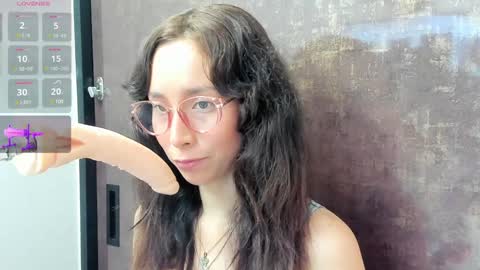 Bella  online show from 01-10-25, 08:37