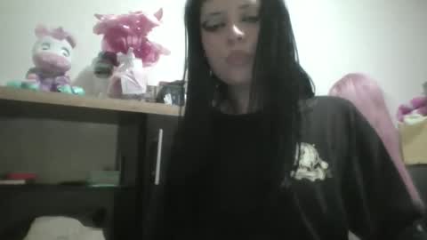 Snapshot of doll_dollys_ chatting on 04-05-26, 11:57 doll_dollys_ online show from 04-05-26, 11:57