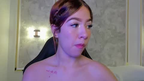 Snapshot of doll_eyeess_ chatting on 09-10-25, 02:22 D  online show from 09-10-25, 02:22