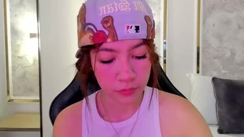 Snapshot of doll_eyeess_ chatting on 09-23-25, 02:25 D  online show from 09-23-25, 02:25