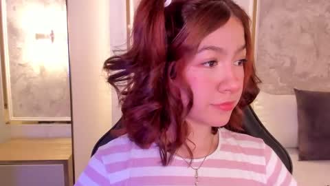 Snapshot of doll_eyeess_ chatting on 09-25-25, 02:37 D  online show from 09-25-25, 02:37