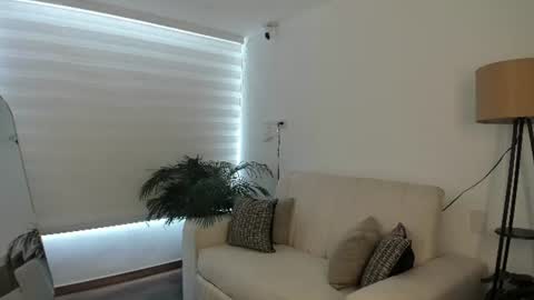 Snapshot of doll_oriana chatting on 07-16-26, 08:48 doll_oriana online show from 07-16-26, 08:48