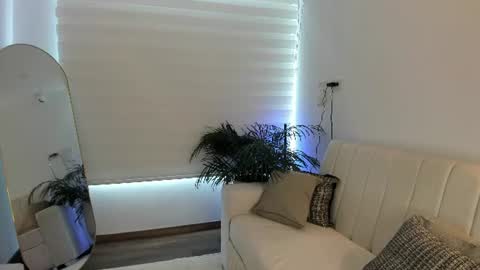 Snapshot of doll_oriana chatting on 07-27-26, 07:10 doll_oriana online show from 07-27-26, 07:10