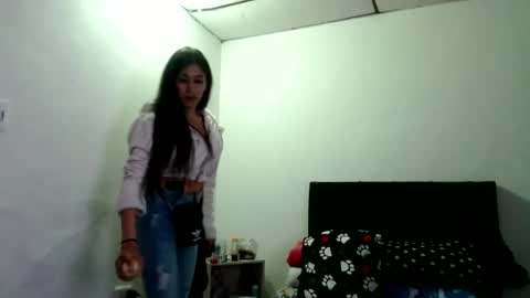 Snapshot of doll_sary chatting on 12-25-24, 03:40 Catherine XXX online show from 12-25-24, 03:40