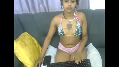 Snapshot of doll_starr chatting on 01-21-25, 10:30 doll_starr online show from 01-21-25, 10:30