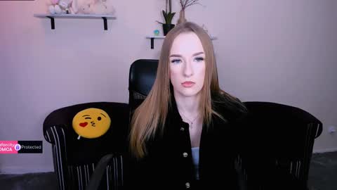 Snapshot of doll_vey chatting on 02-25-25, 10:37 doll_vey online show from 02-25-25, 10:37