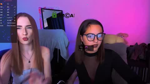 Snapshot of doll_vey chatting on 10-13-25, 07:58 doll_vey online show from 10-13-25, 07:58