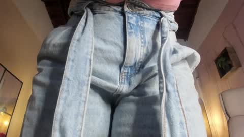 Abril online show from 12-31-24, 12:04