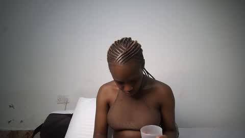 Snapshot of dollberry chatting on 12-26-24, 01:07 dollberry online show from 12-26-24, 01:07