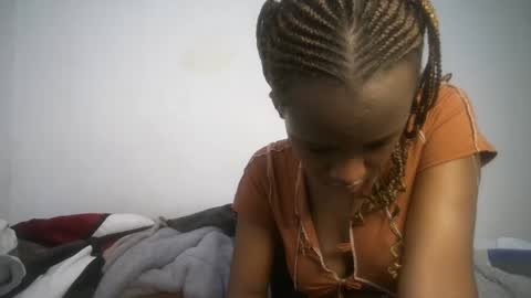 Snapshot of dollberry chatting on 02-12-25, 08:49 dollberry online show from 02-12-25, 08:49