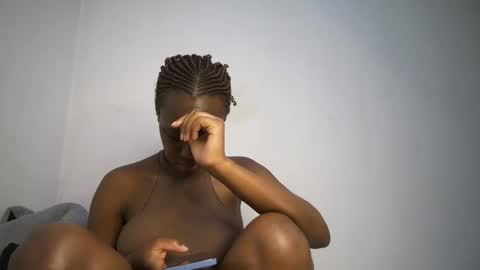 Snapshot of dollberry chatting on 02-14-25, 09:56 dollberry online show from 02-14-25, 09:56