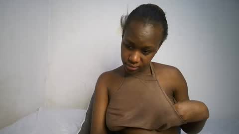 Snapshot of dollberry chatting on 02-15-25, 01:10 dollberry online show from 02-15-25, 01:10