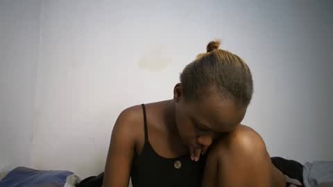 Snapshot of dollberry chatting on 02-17-25, 01:32 dollberry online show from 02-17-25, 01:32