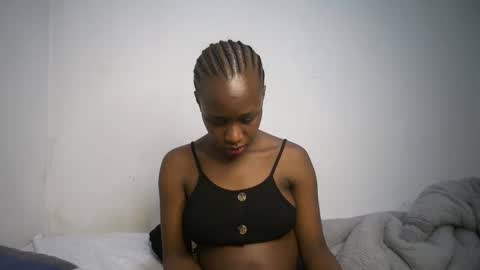 Snapshot of dollberry chatting on 02-18-25, 02:27 dollberry online show from 02-18-25, 02:27