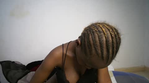 Snapshot of dollberry chatting on 02-23-25, 10:06 dollberry online show from 02-23-25, 10:06