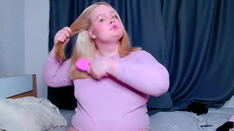 Snapshot of dolled_up_cvnt chatting on 07-05-26, 06:59 Miss Rose online show from 07-05-26, 06:59