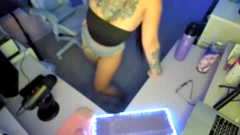 DOLLLFACE online show from 09-20-25, 04:24