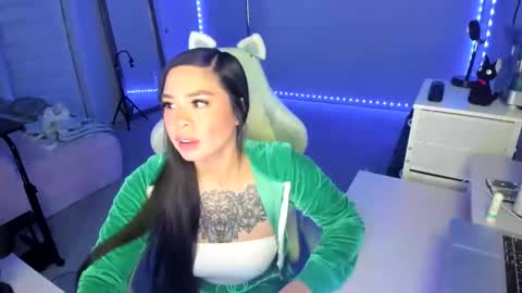 DOLLLFACE online show from 11-20-25, 03:50