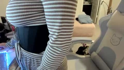 DOLLLFACE online show from 03-13-26, 02:07