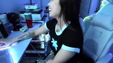 DOLLLFACE online show from 04-09-26, 06:19