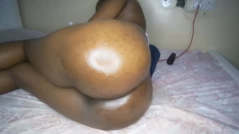 Snapshot of dollqueen_ chatting on 09-10-25, 12:38 dollqueen_ online show from 09-10-25, 12:38