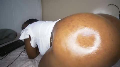 Snapshot of dollqueen_ chatting on 10-04-25, 11:30 dollqueen_ online show from 10-04-25, 11:30