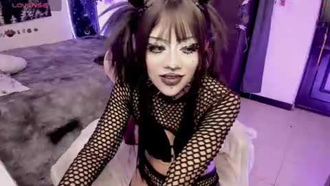dolly_bones online show from 06-19-26, 10:35