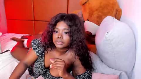 Snapshot of dolly_paige chatting on 01-15-26, 10:35 emily -- online show from 01-15-26, 10:35