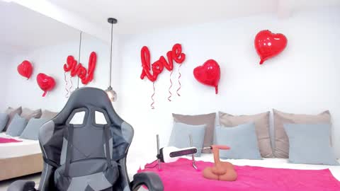 Snapshot of dolly_walker chatting on 02-17-25, 05:47 dolly walker online show from 02-17-25, 05:47