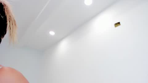 Snapshot of dolly_walker chatting on 02-22-25, 12:19 dolly walker online show from 02-22-25, 12:19