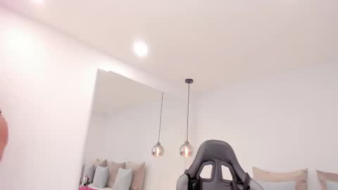 Snapshot of dolly_walker chatting on 02-25-25, 05:19 dolly walker online show from 02-25-25, 05:19