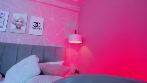 Call me Zoe  online show from 02-23-26, 05:05