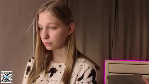 Emilia online show from 09-16-25, 06:20