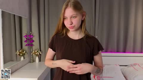 Emilia online show from 10-05-25, 06:39