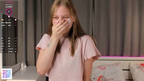 Emilia online show from 11-02-25, 04:04