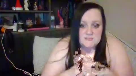 Snapshot of dollydarkside chatting on 02-28-26, 12:33 dollydarkside online show from 02-28-26, 12:33