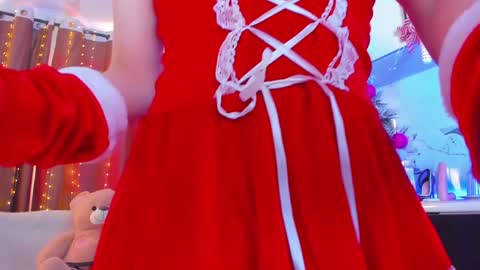 Snapshot of dollyiaa chatting on 12-27-24, 09:50 Dollya online show from 12-27-24, 09:50