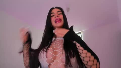 Daniela online show from 11-30-25, 04:44