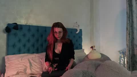 Snapshot of doloressage chatting on 06-19-26, 03:49 Dolores Sage online show from 06-19-26, 03:49