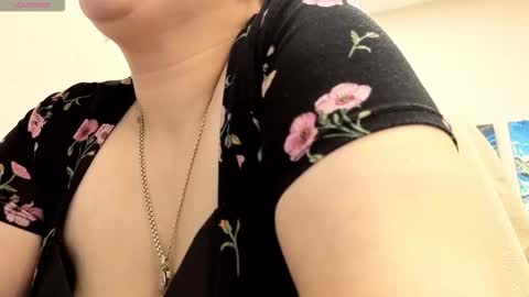 DoloresSea online show from 11-30-25, 05:44