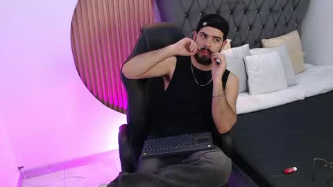 Snapshot of domboy_ chatting on 05-27-26, 08:17 domboy online show from 05-27-26, 08:17