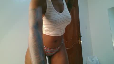 Snapshot of domecesy chatting on 11-17-25, 10:59 Amarie noels online show from 11-17-25, 10:59