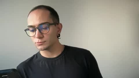 Snapshot of domelecria chatting on 06-05-26, 04:13 Ruslan online show from 06-05-26, 04:13